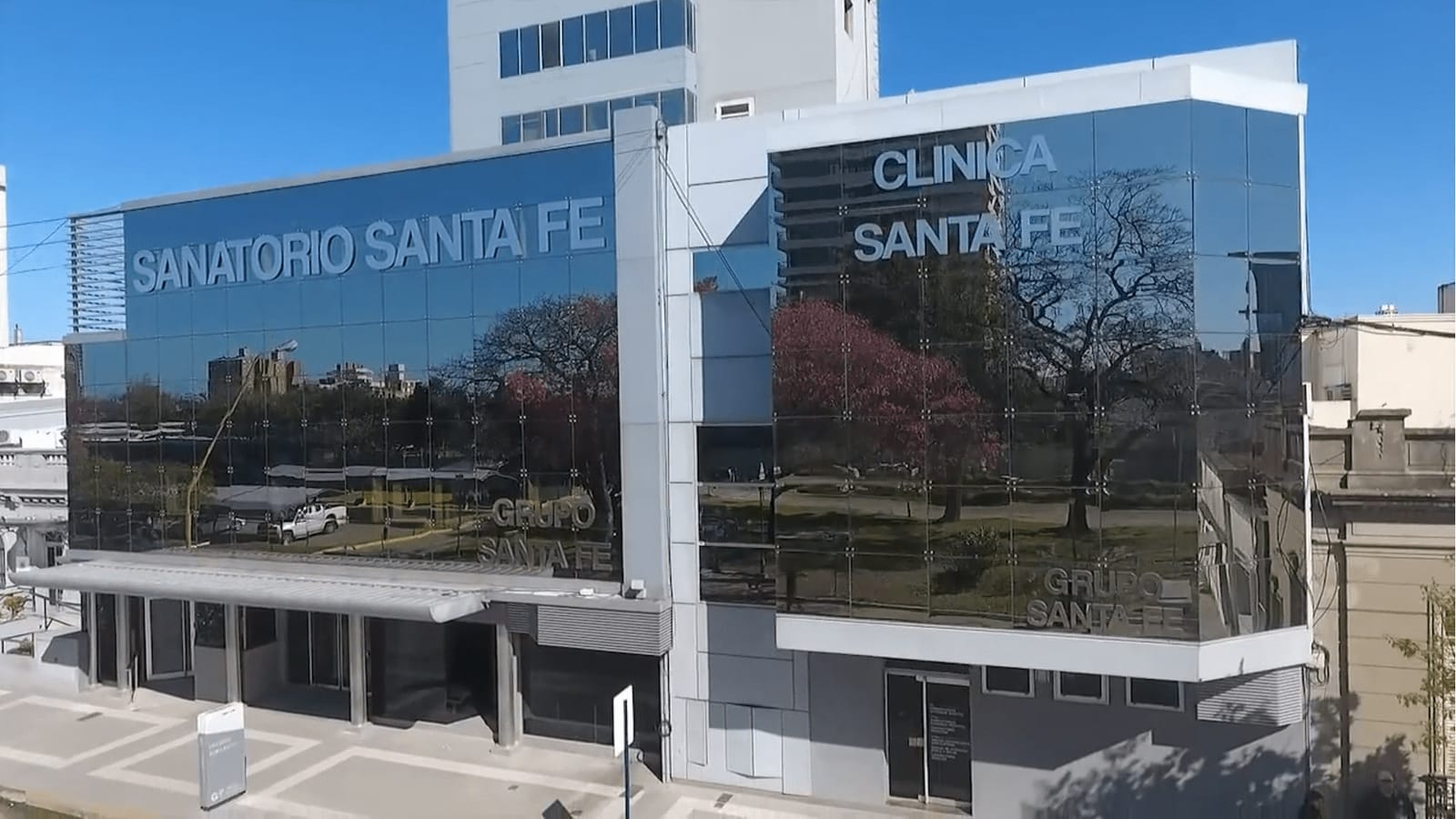 Fachada del Sanatorio Santa Fe en Belgrano 3055